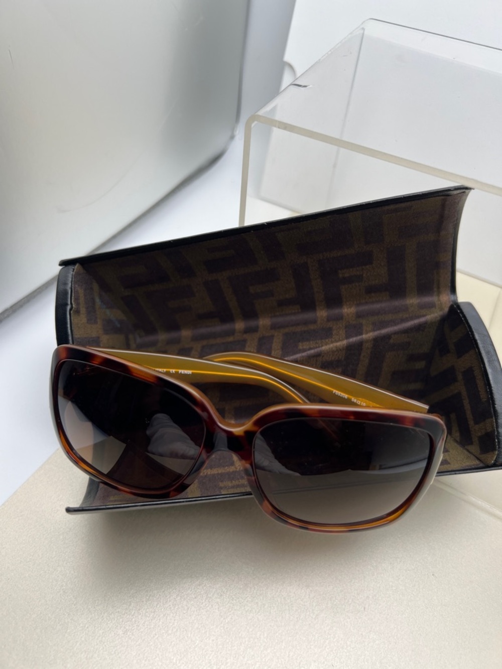 FENDI Tortoiseshell Oversized Women's Sunglasses Zucca FF Logo Brown Lenses - Picture 5 of 17